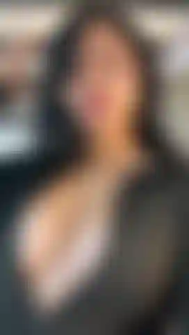 Sai cosa mi eccita? La tua voce che sussurra cose che nessun altro dovrebbe sentire.