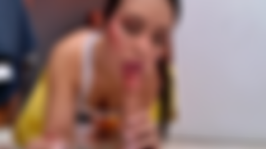 Esercito in pompini sbavati e la bocca è allenata a dare piacere.