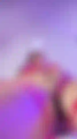 Fai vibrare la mia figa bagnata per te.
