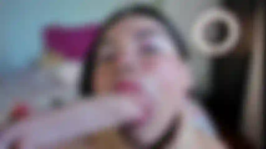 Pompino sexy, contatto visivo, bacio sul cazzo.