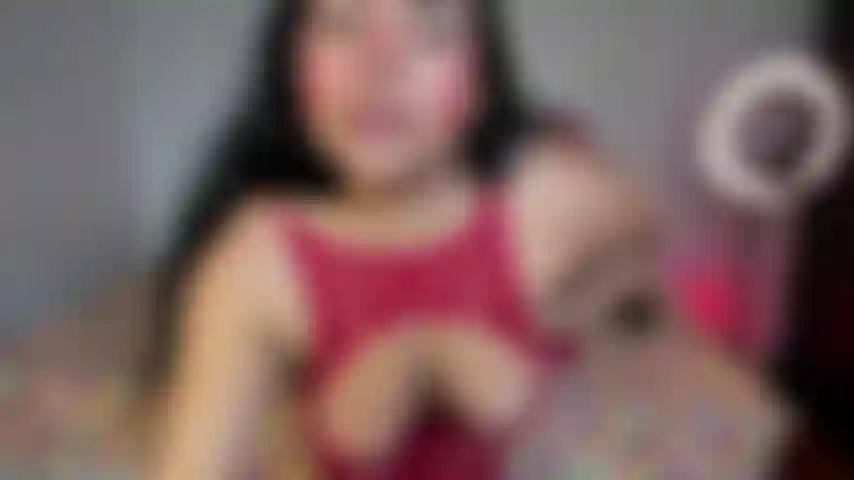 Figa pelosa e belle curve, molto sensuale.