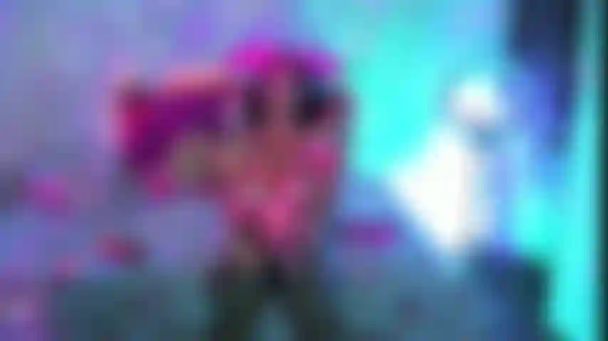 Spogliarello, formosa, latina, figa pelosa + olio, tettone sexy.