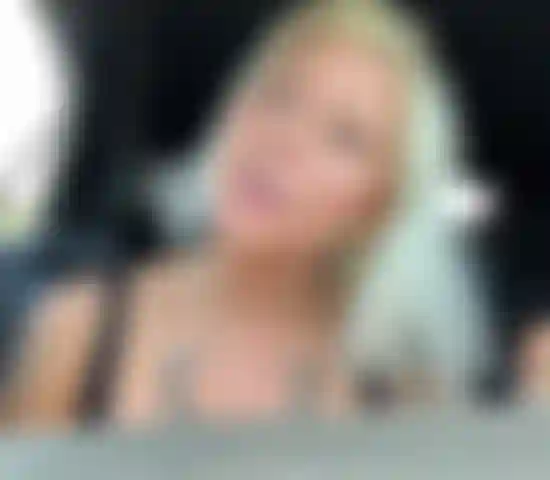 Gioco di ascelle in macchina.