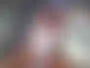Allenamento nudo impertinente, pompando le braccia e i muscoli della schiena. I pettorali sulla panca inclinata con le gambe spalancate per te! Un sacco di primi piani sexy di flessione dei pettorali.