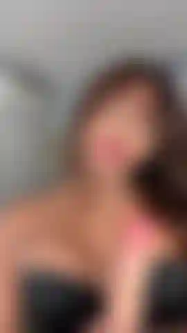 Un piccolo bacio sul tuo cazzo.