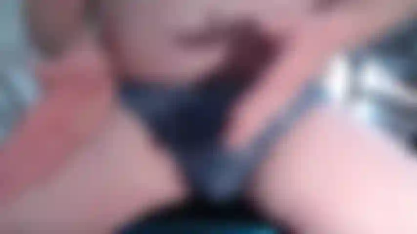 Sam si schiaffeggia il pene finché non diventa rosso mvf_03212022_3_.