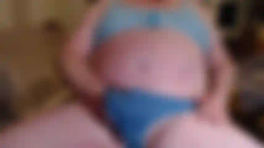 Sam viene in reggiseno e mutandine blu mvf_03122022_3.