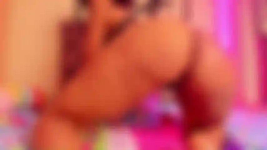 Ho visto il dildo e volevo succhiarlo.