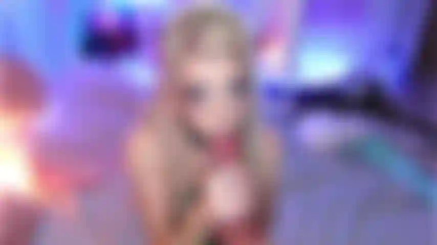 Succhio un enorme dildo realistico, faccio l'ahegao più carino, gemendo e implorando 4 il tuo sperma.