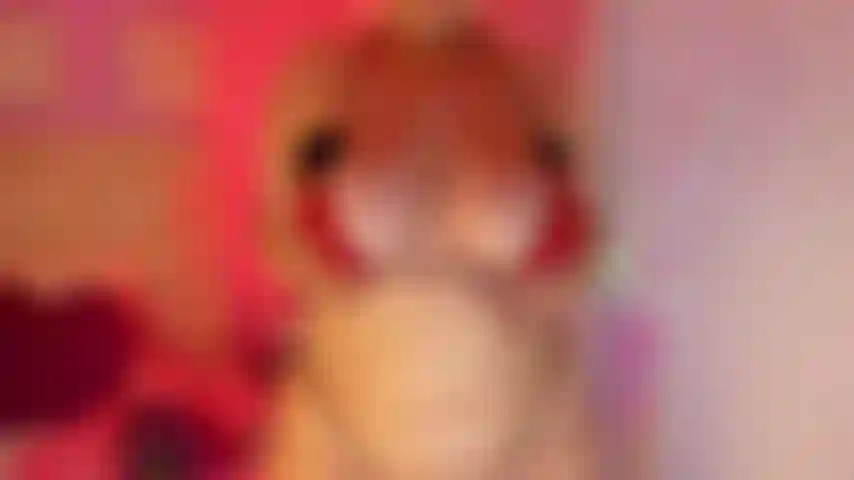 Spettacolo di tette grandi, olio+crema+sputato sulle tette.