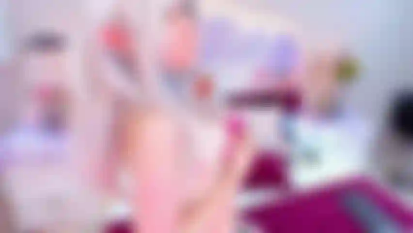 Non resistere più, vieni a scoparmi.