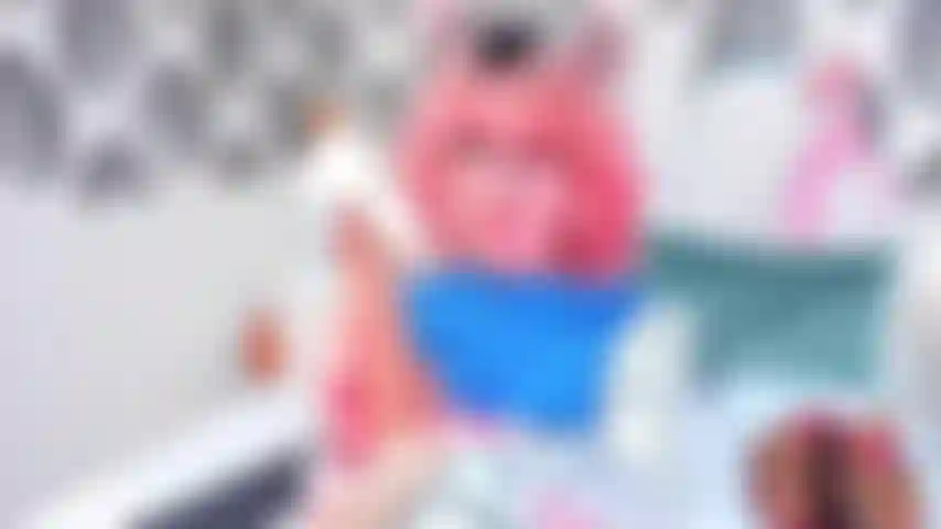 Let me show you how you should touch yourself.