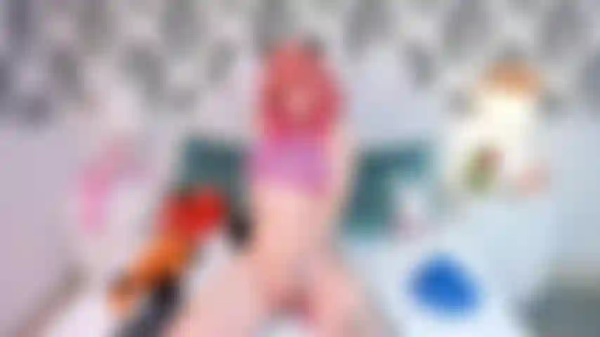 Gioco con la mia piccola figa.