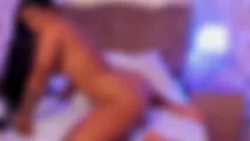 Senti come il rimbalzo del mio grosso culo ti fa venire voglia di esplodere e riempirmi del tuo sperma.