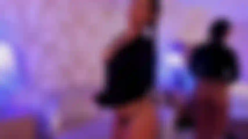Il mio corpo sexy che danza davanti allo specchio... Ci vorranno solo pochi secondi perché quel cazzo diventi duro come la roccia, dato che la mia figa è già bagnata fradicia dalle vibrazioni del mio lush.