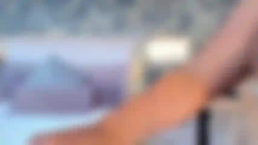 Amo avere il tuo cazzo in bocca mentre mi allunghi il culo, sentirti scopare da dietro mentre ti succhio più a fondo, gemendo a ogni spinta, i miei buchi sono tuoi da usare.