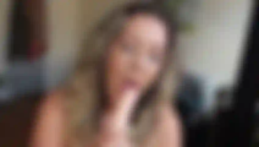 Breve clip - dildo bj teaser.