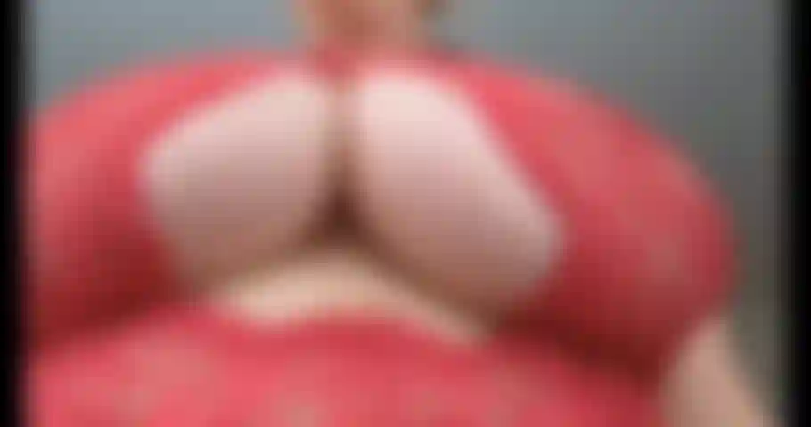 Mesmerize joi - un'impiegata dalle tette enormi ti fa rimbalzare le tette ipnotizzanti in faccia, dominandoti e chiedendo un aumento.