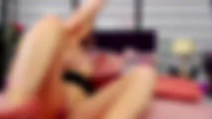 Goditi il ​​mio culo schifoso, twerk sul tuo cazzo! Adorabile.