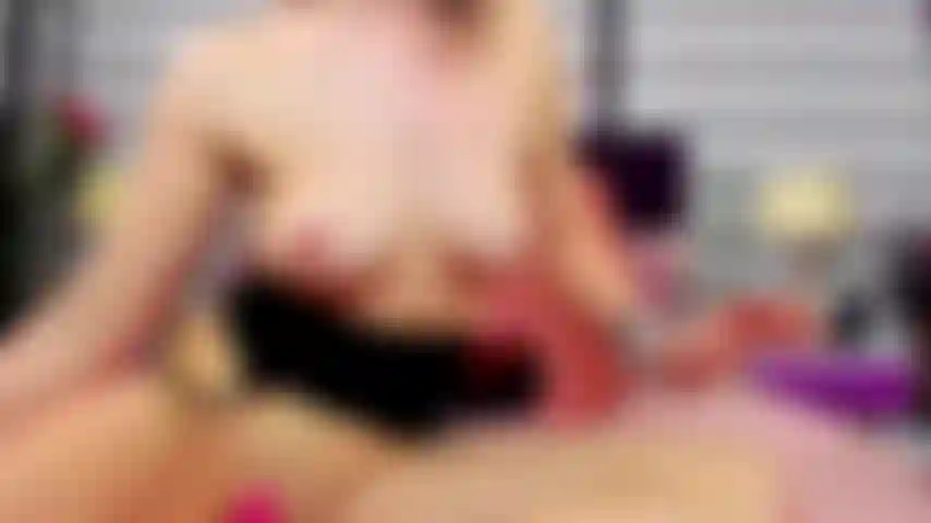 Mi masturbo la fica, è così bello!