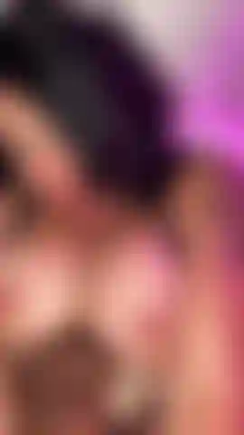 Guardami mentre mi scopo e vengo duro con quel cazzo!