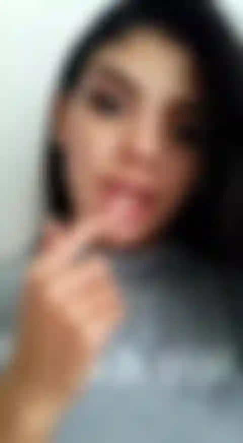 Le mie tette e la mia bocca sono un'ottima combinazione.