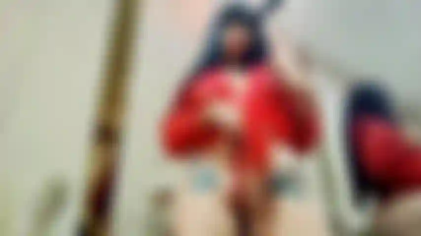 CAMELTOE and oral fun! Naked and juicy