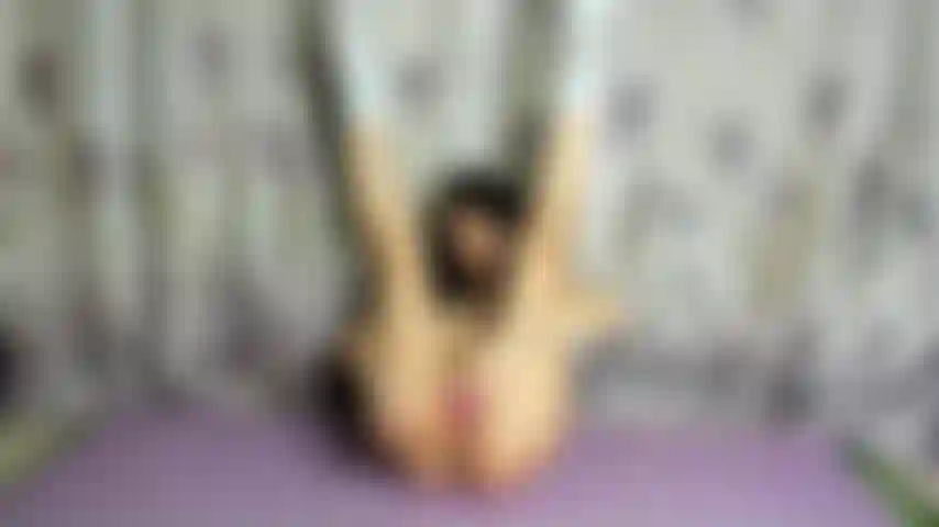 Mi riempio la figa con il mio dildo da 9 pollici.