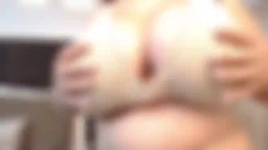 Le tette rimbalzano.