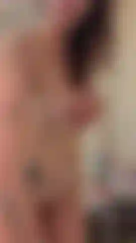 Strip tease / corpo intero / video di me che mi tocco🖤.