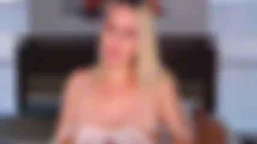 Spettacolo privato n. 3 6/06/2020 Tutta nuda mi masturbo con la mia vibrazione e poi mi scopo bene la fica!