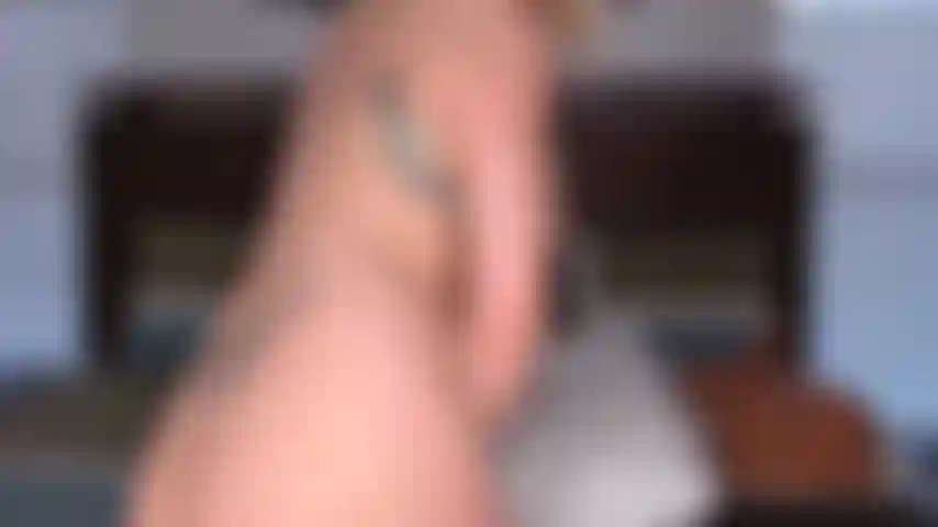 Spettacolo d'oro n. 3 20/05/2020 Guarda tutto il mio culo da vicino e personale + mi scopo la mia bambola del sesso !!