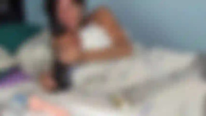 Il mio primo orgasmo con un nuovo giocattolo, un grosso dildo nero. 5 Star orgasmo.