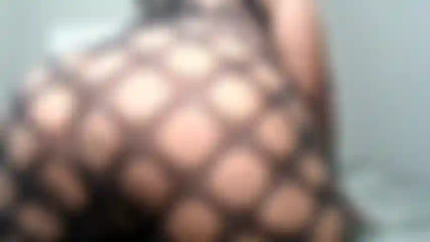 Che fa rimbalzare tutto questo culo.