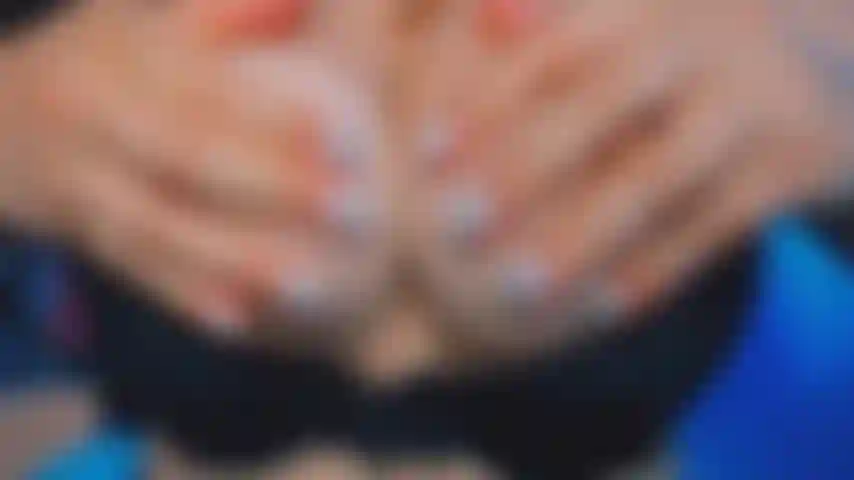 Gioco con la ciliegia.