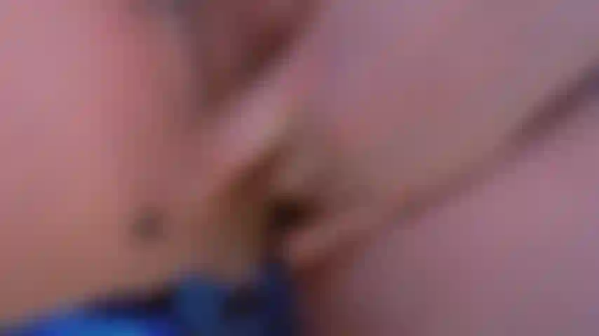 Mi scopo la figa per schizzare.