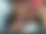 Solo io che esploro il mio corpo con l'olio. Mmmmm adoro il modo in cui appare e si sente. Toccandomi e volgendolo a nostro piacere.