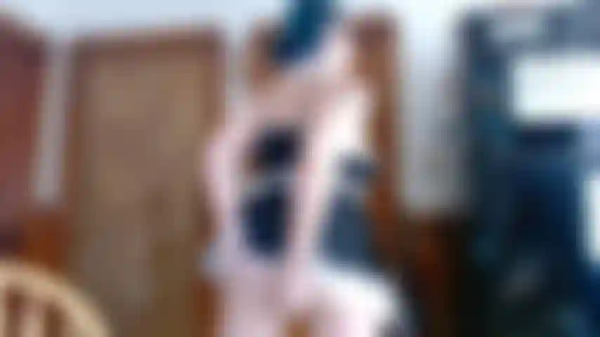 Pulisco con un plug/vibratore inserito.