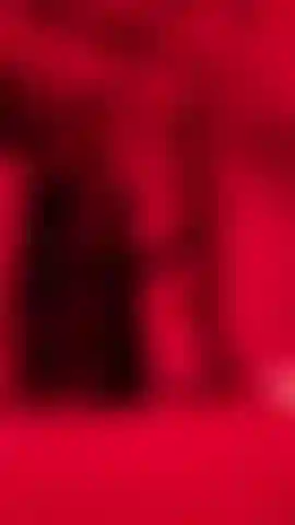 Ti piace il tuo pene con i miei stivali.