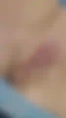 Petite chatte raser bien mouill