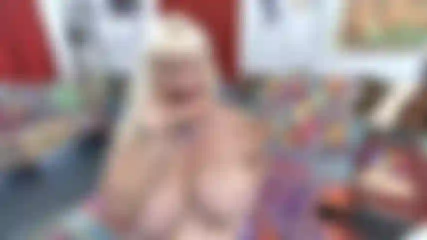 Ti alleno_come_succhiare_il_cazzo_con_il_giocattolo_squirting.