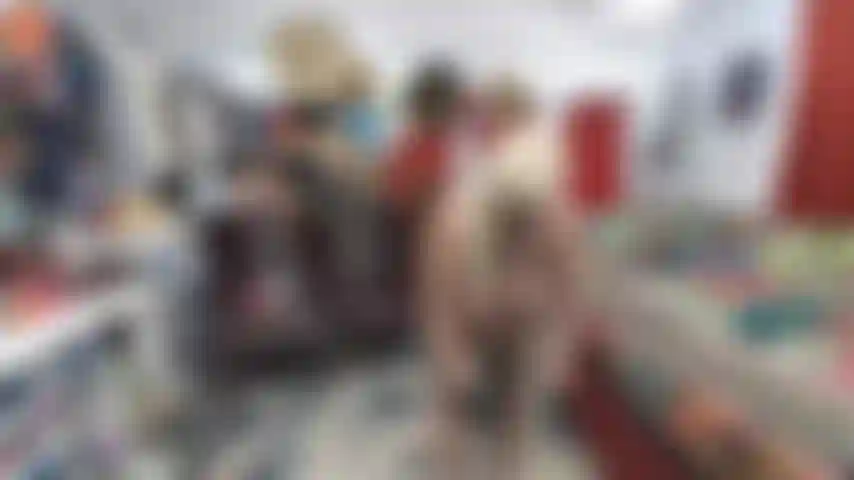 Mistress_with_her_bbc_strapon,_guanti_neri_in_lattice,_tacchi_alti_neri---ti_faccio_il_mio_unguento_beta.