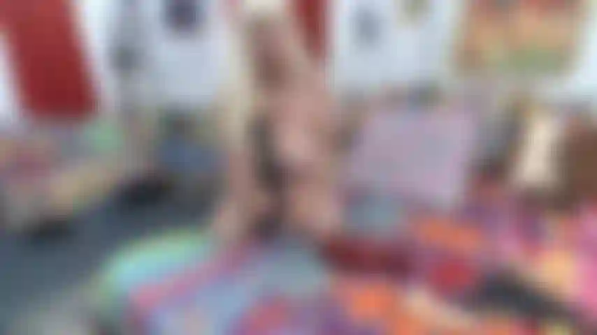Beta_bitch, che mostra le dimensioni di una beta rispetto ad una alfa, con la sua padrona nuda.