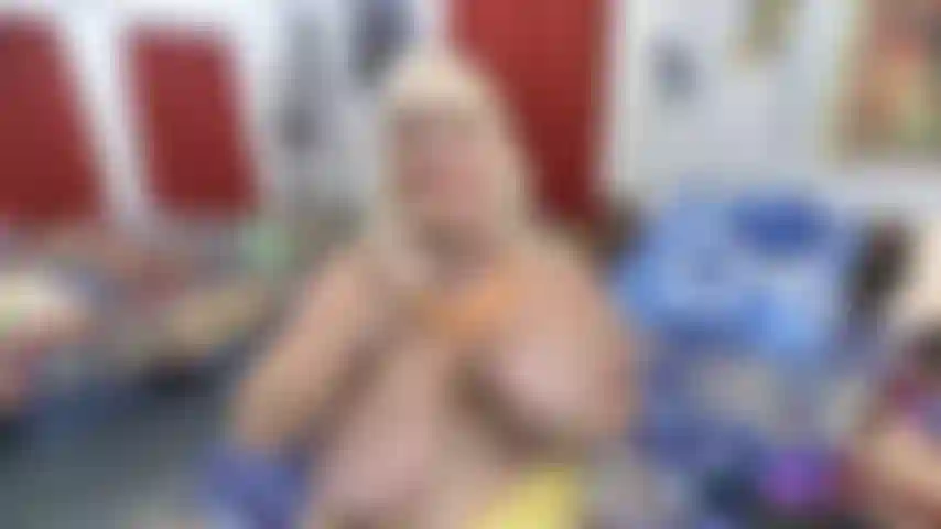 Una matrigna che ti succhia il cazzo e si lascia scopare.