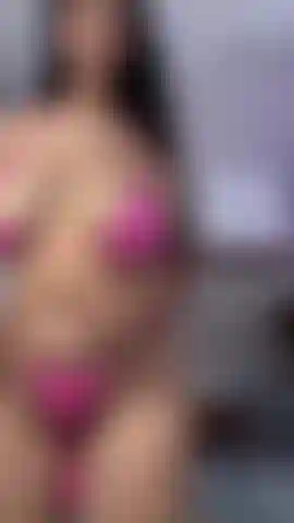 Goditi le mie curve sexy.