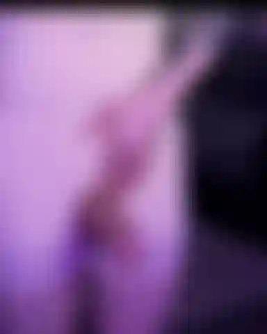 Guarda il mio enorme cazzo dotato.