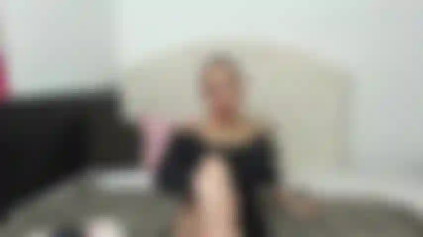 Gambe e figa pelose.