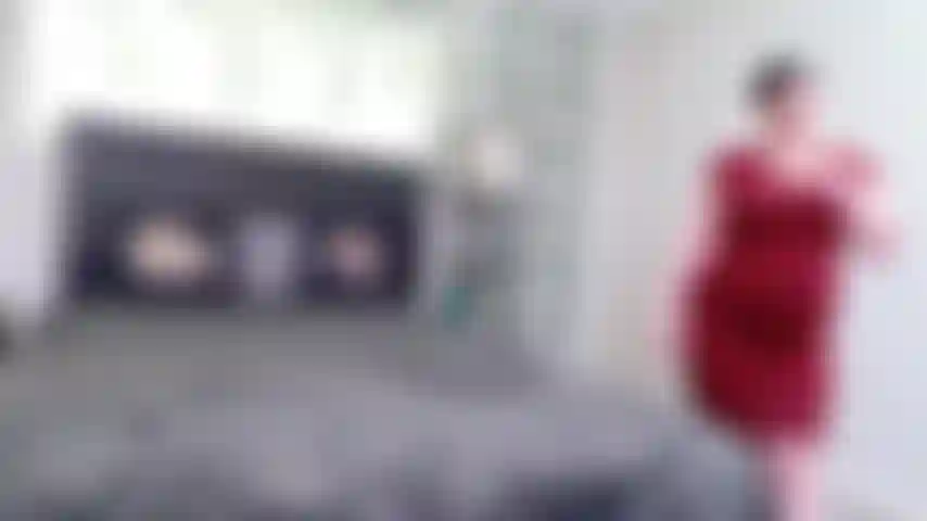 Il gioco di ruolo della sorella incinta della moglie.