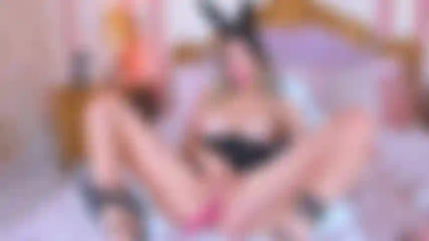 Una coniglietta birichina e giocosa.