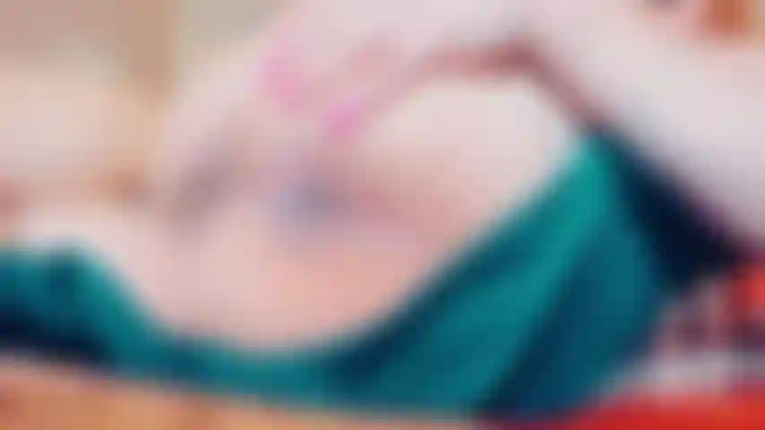 Sto giocando con il mio buco! Ho fame a tempo pieno.